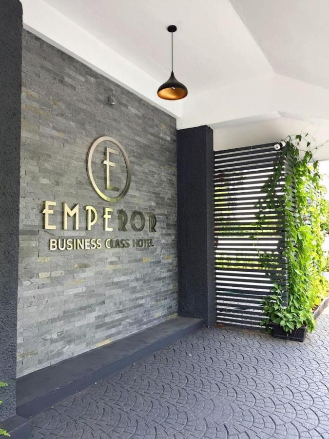 Emperor-Hotel Rachana Continental Pvt Ltd Kizhake Chālakudi Exterior photo