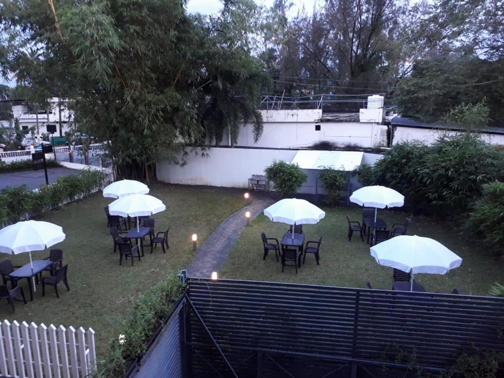Emperor-Hotel Rachana Continental Pvt Ltd Kizhake Chālakudi Exterior photo