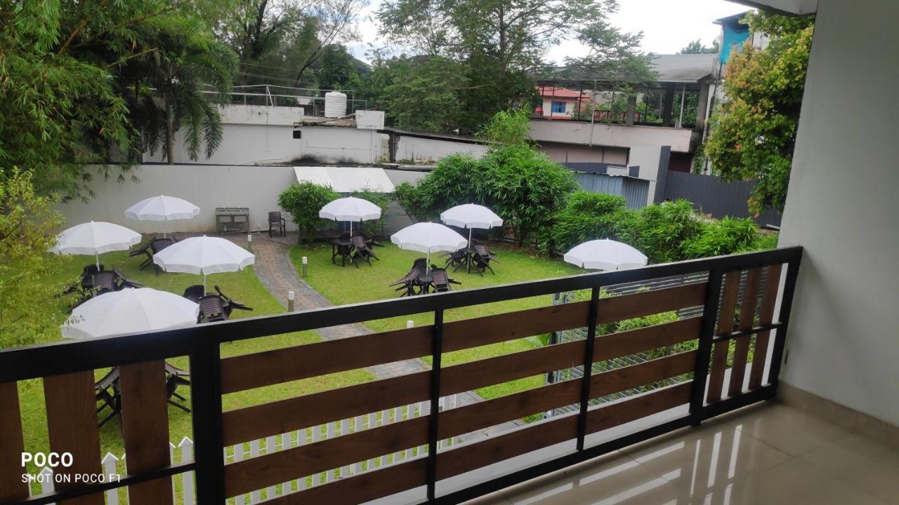 Emperor-Hotel Rachana Continental Pvt Ltd Kizhake Chālakudi Exterior photo
